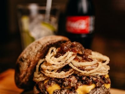 burger-sandwich-and-cola-on-wooden-surface-2983104.jpg burger-sandwich-and-cola-on-wooden-surface-2983104.jpg